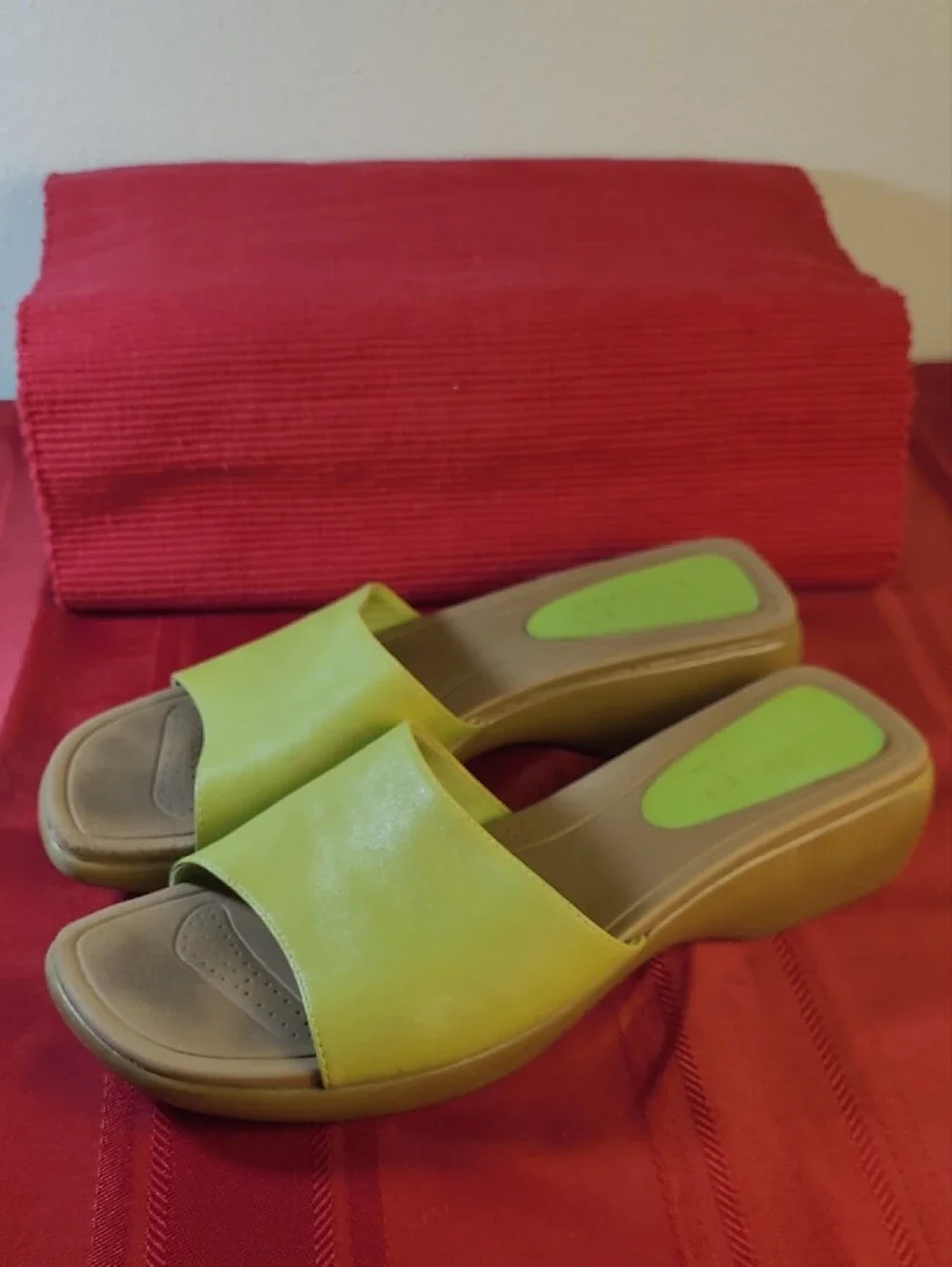 Lizflex By Claiborne Lime Green Leather Wedge Slide Sandals Comfort Women Size 9